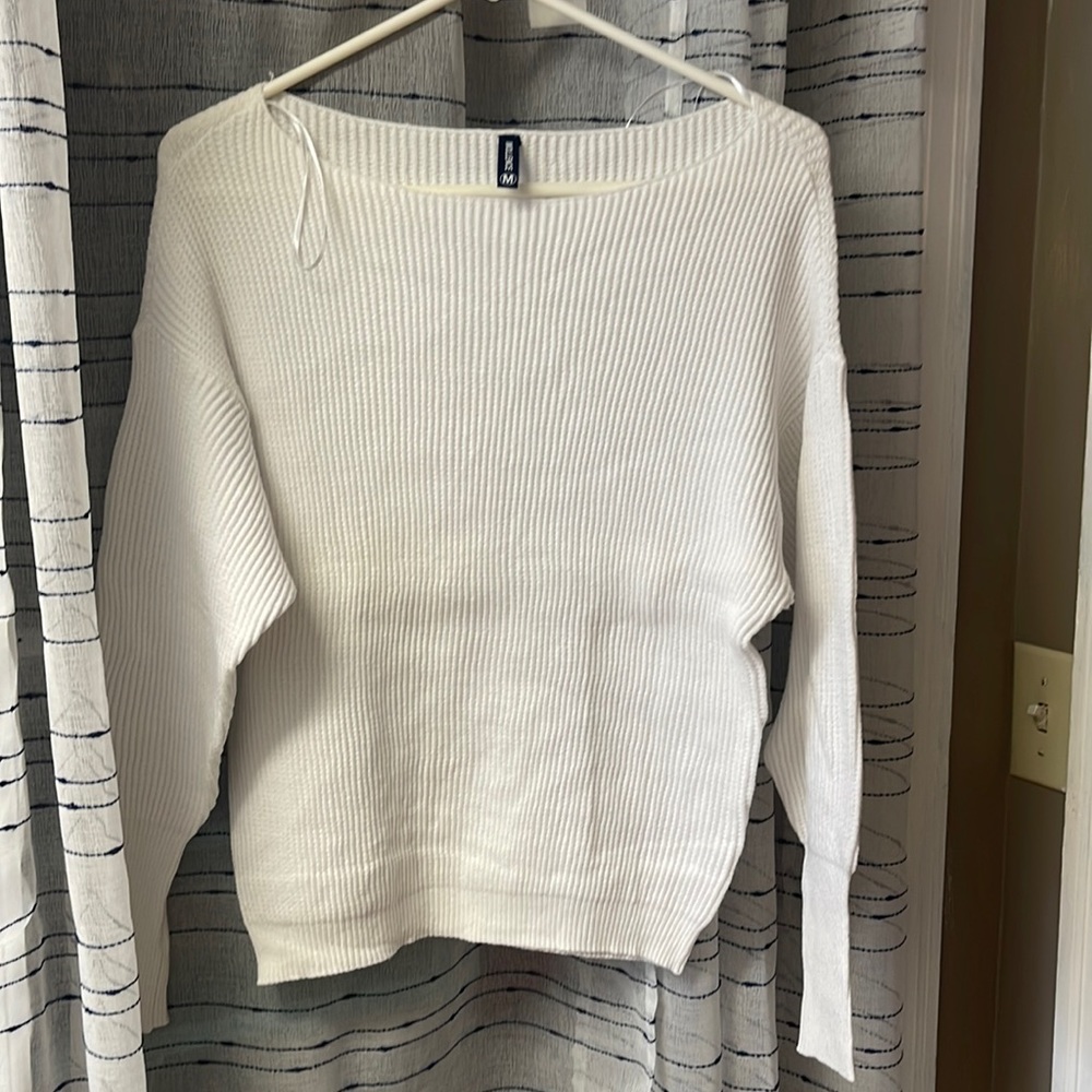 Fitted thermal, never worn. NWOT